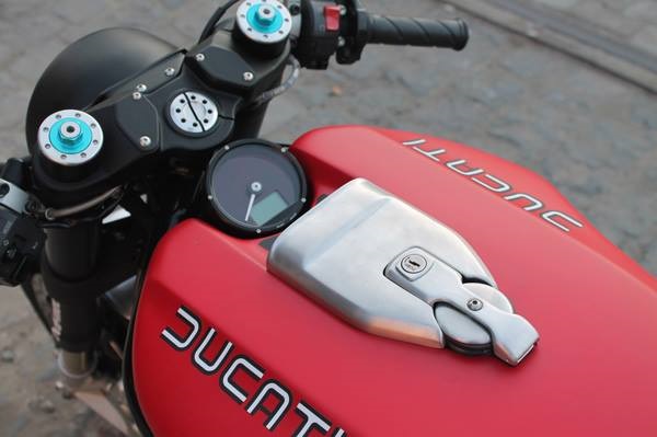 Кастом JvB-Moto Flat Red II