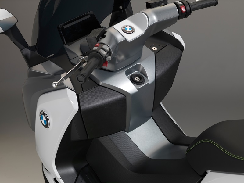 Новый электроскутер BMW C Evolution