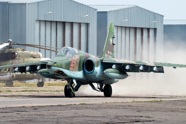 Taxiing Su-25SM