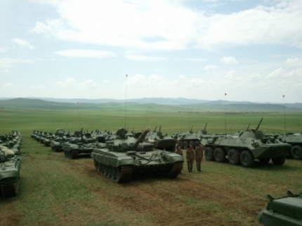 Tanks and armored personnel carriers entered service 016 infantry brigade.  Sagerlen