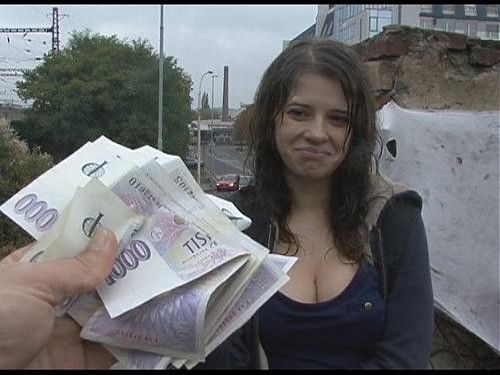 За крупную сумму денег чешская девка согласилась на отношения
