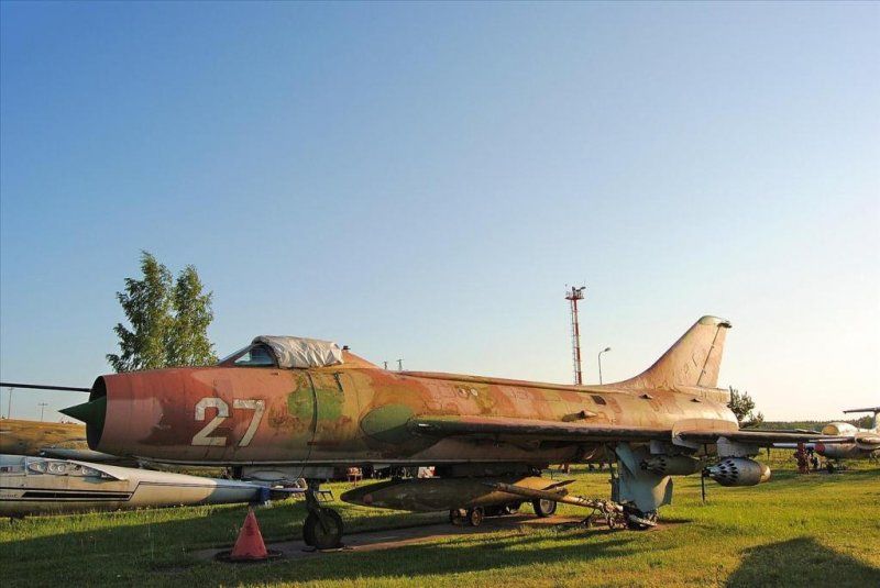 Погибающий музей авиации в аэропорту Риги (Латвия)