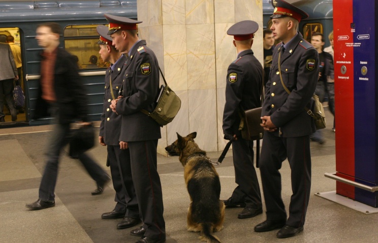 Две подозрительные сумки в московском метро стали причиной ограничения на вход пассажиров