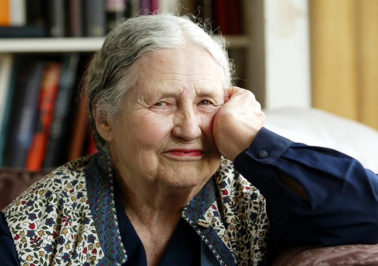 Британская писательница Дорис Лессинг скончалась в возрасте 94 лет