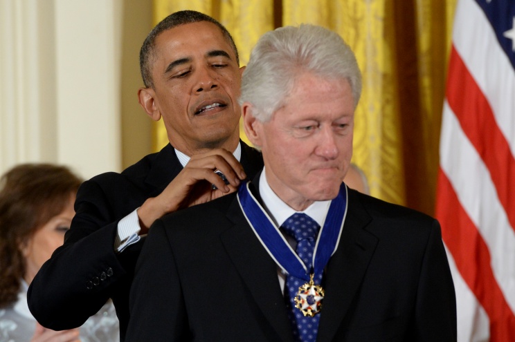 Барак Обама вручил Президентскую медаль свободы Биллу Клинтону