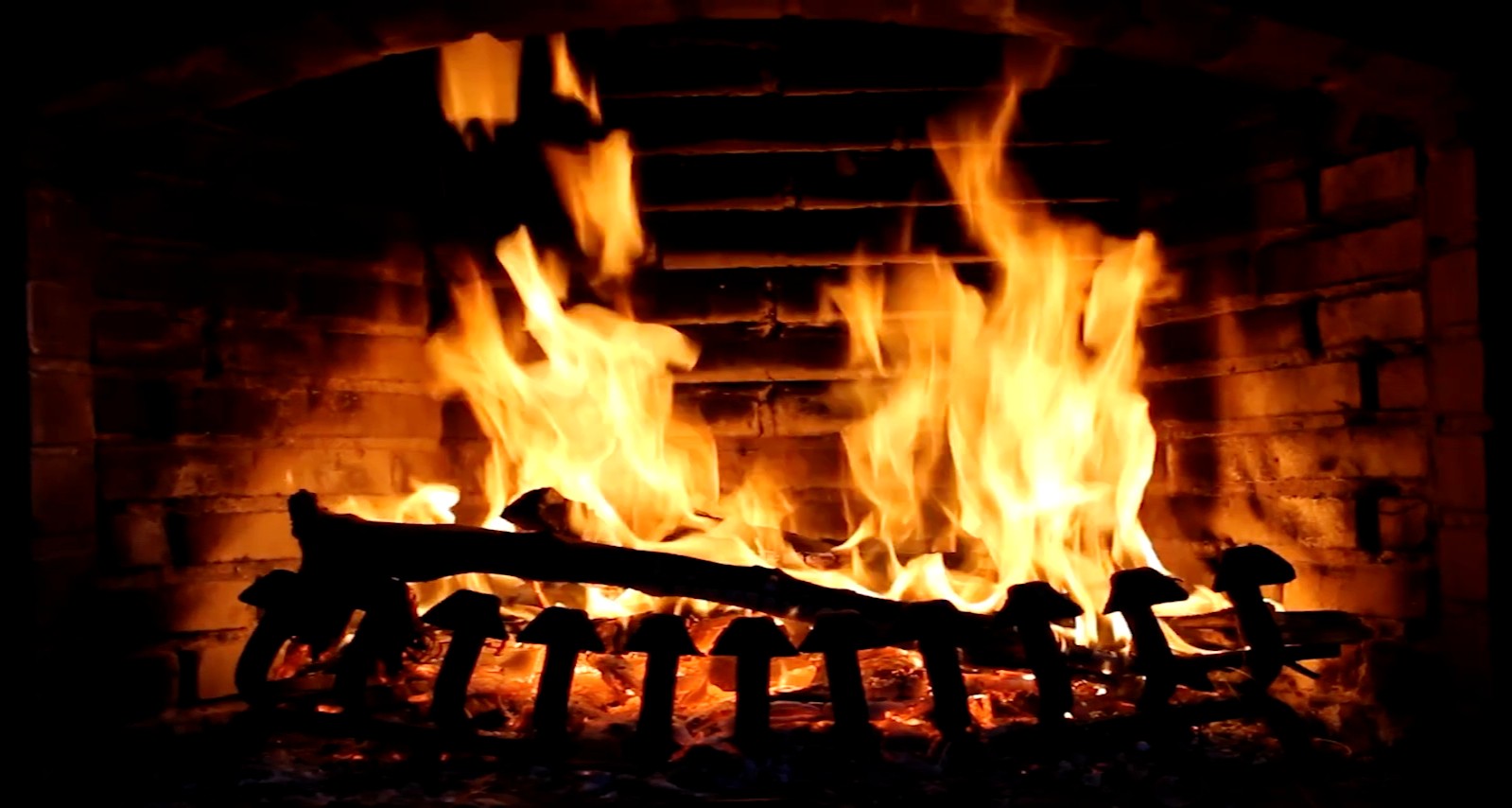 Fireplace Live HD - камин на экране монитора