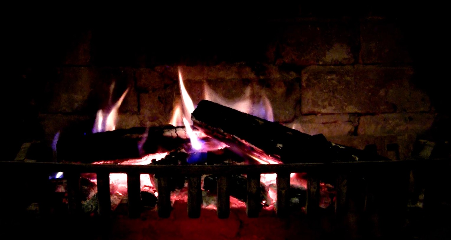 Fireplace Live HD - камин на экране монитора