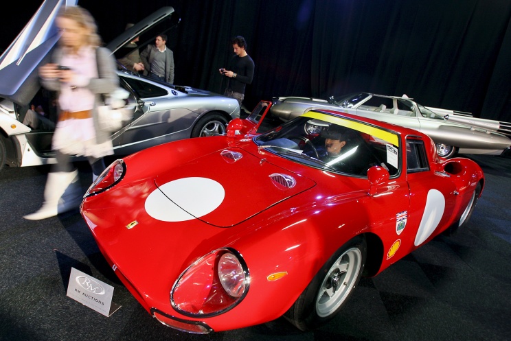 Аукционные дома Sotheby's и RM Auctions выручили более 60 млн долларов за ретро-автомобили