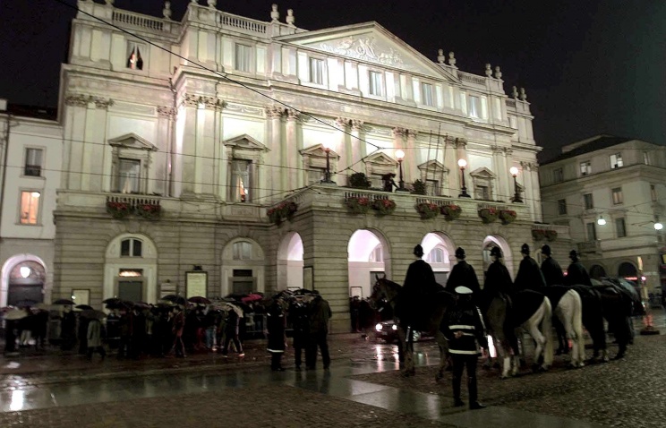 Итальянские профсоюзы грозят сорвать начало сезона Римской оперы забастовкой