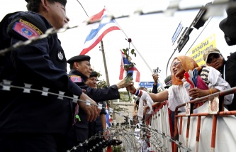Правительство Таиланда продолжает работу, корректируя график из-за протестов в Бангкоке