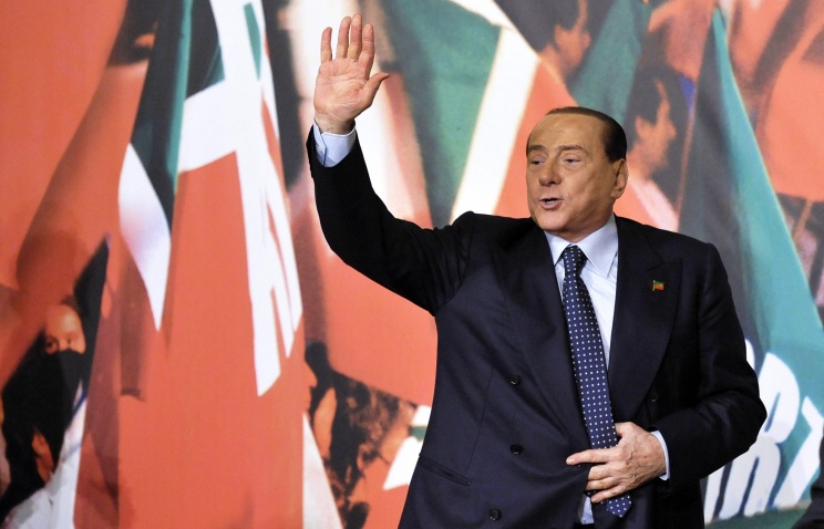 Песков назвал "чушью" слухи о возможном предоставлении Берлускони российского гражданства