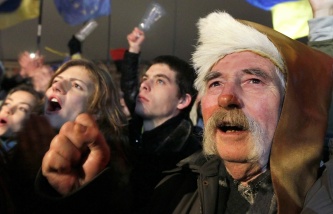 В Киеве объединились две акции протеста против приостановления евроинтеграции Украины