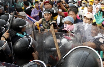 Протестные выступления в Таиланде: оппозиционеры блокировали здания мэрии в трех городах