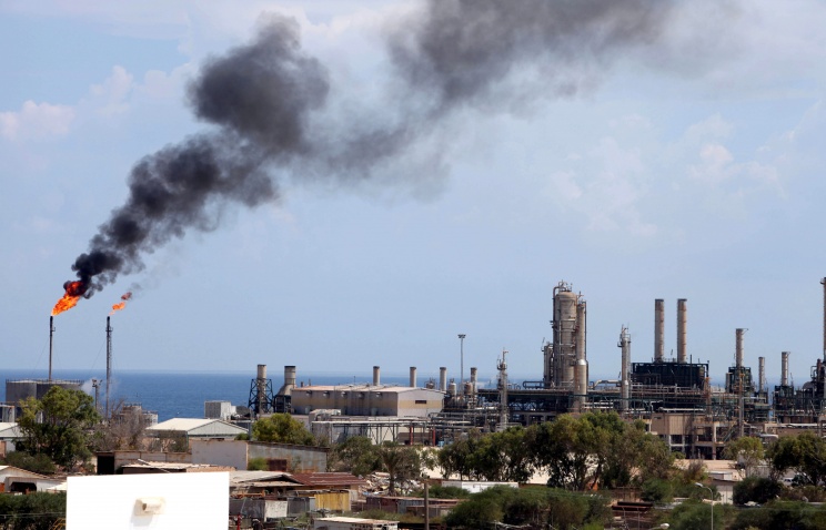 Ливия столкнулась с экономическим кризисом из-за блокирования нефтяных объектов - премьер