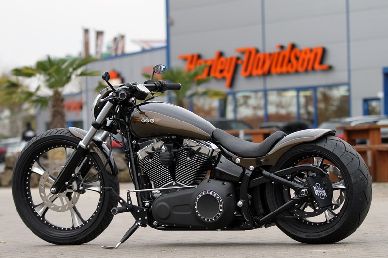 Кастом Thunderbike Triple 8 на базе Harley-Davidson Breakout