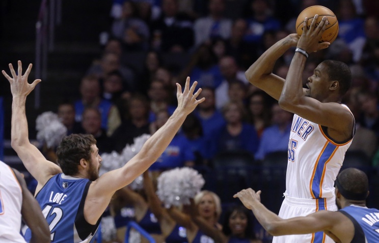 Трипл-дабл Кевина Дюранта принес "Оклахоме" победу над "Миннесотой" в чемпионате НБА