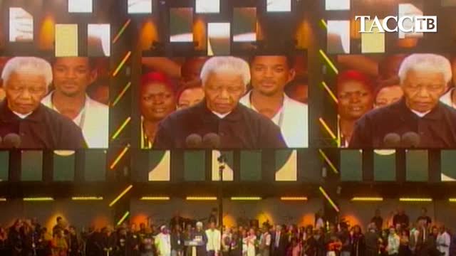 Мир отдает дань уважения Нельсону Манделе