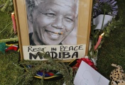 Посольство ЮАР в Москве открывает книгу соболезнований в связи со смертью Манделы