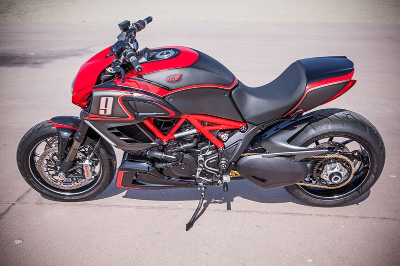Мотоцикл  KH9 RSD Ducati Diavel