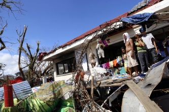 Число жертв тайфуна "Хайян" на Филиппинах возросло до 5,8 тыс. человек