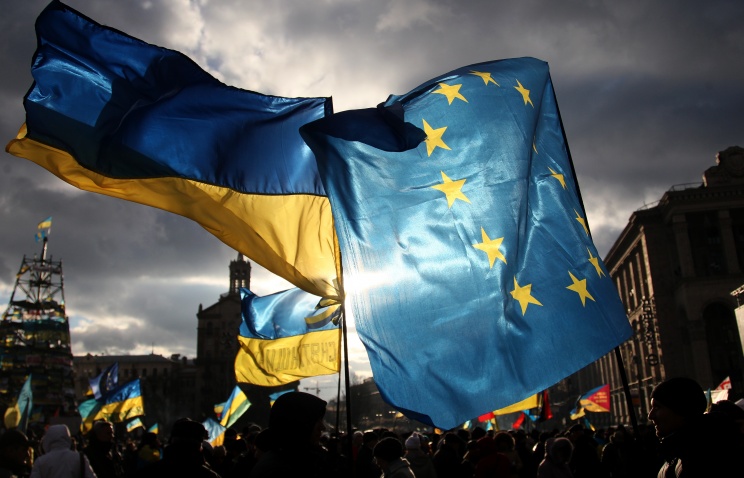 В Киеве оппозиция открыла "народное вече"
