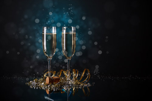 Бокалы с шампанским, новый год - сток фото