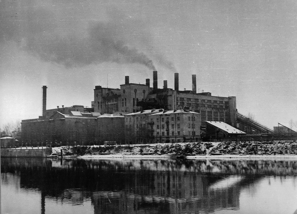 Ленинград, 20 декабря 1943: Предприятия награждают за образцовое ведение энергохозяйства