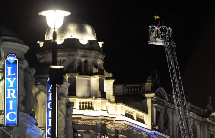 Все лондонские театры проверяют на безопасность после обрушения потолка в "Аполло"