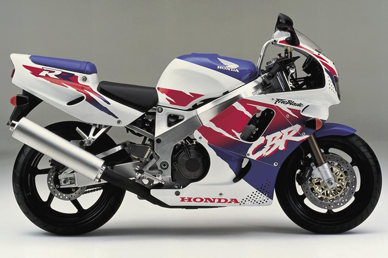 Эволюция спортивного мотоцикла Honda CBR1000RR Fireblade