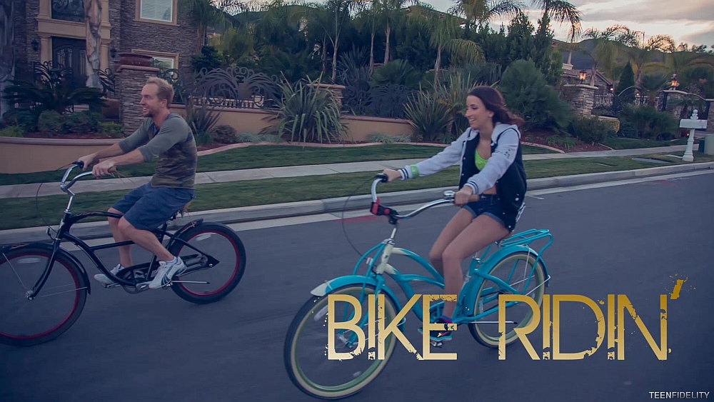 [TeenFidelity.com] Belle Knox - Bike Ridin' (03.01.2014 .) [All Sex, Hardcore, Teen, Creampie] [1080p]