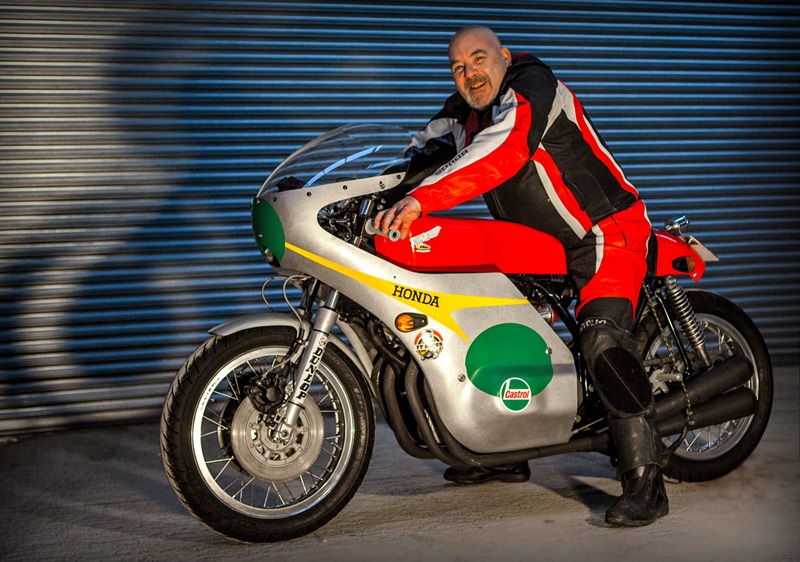 Ретро спортбайк Honda CB750 - мотоцикл Стивена Хита