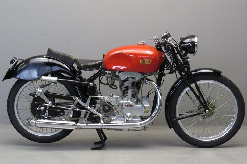 Старинный мотоцикл Gilera Saturno Competizione 1949