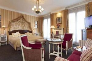 Парижские фешенебельные отели оштрафовали за цены