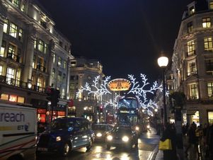 На главной рождественской елке в Лондоне сегодня зажгутся огни