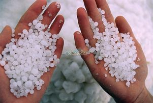 Морская соль не менее вредна, чем столовая