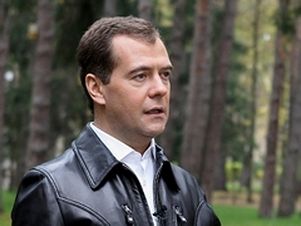 Медведев призвал определиться с судьбой закона о борьбе с курением