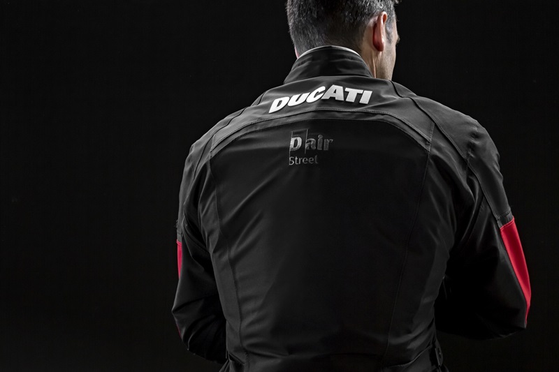Ducati Dainese D-Air: жилет с подушкой безопасности для мотоциклиста