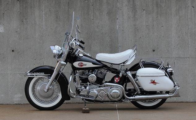 Мотоцикл Harley-Davidson FLH Duo Glide 1959 Джерри Ли Льюиса ушел с аукциона за 350 000 долларов