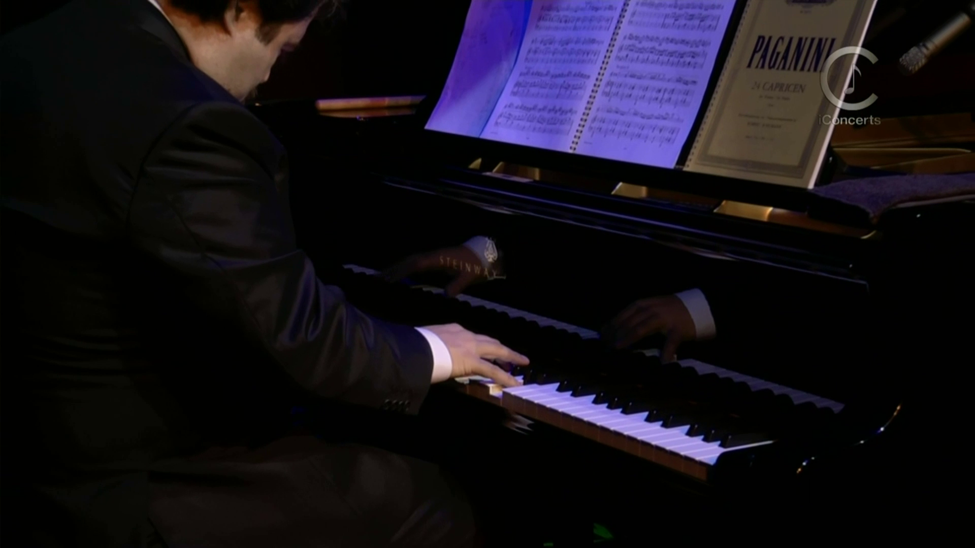 2010 Paganini Trio avec Burhan Ocal - Jazzmix Festival à Istanbul [HDTV 1080p] 4