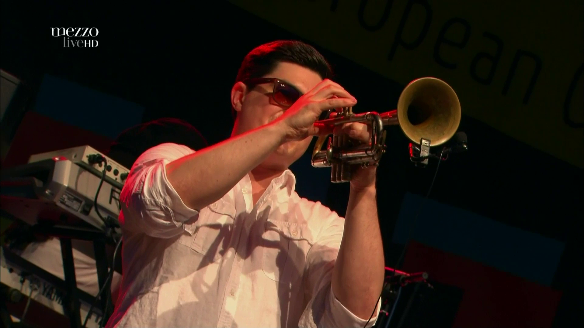 2013 Richard Bona - Jazz TM Festival [HDTV 1080p] 6